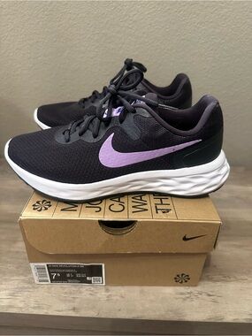 Women Nike Revolution 6 Athletic Shoe